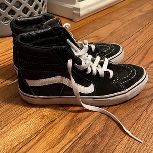 Black Sk8-Hi Vans